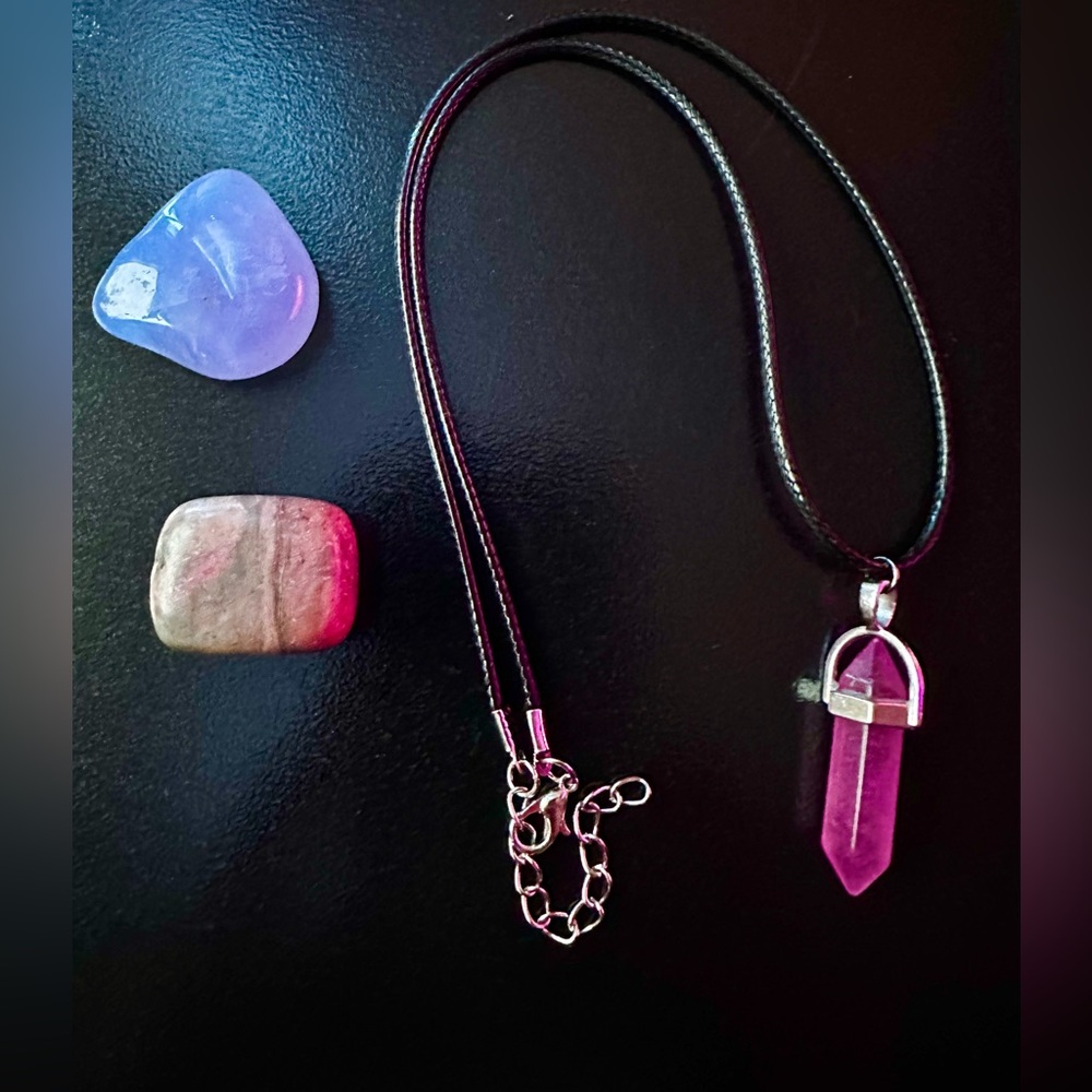 💕Crystal Pendant Necklace(rocks included)